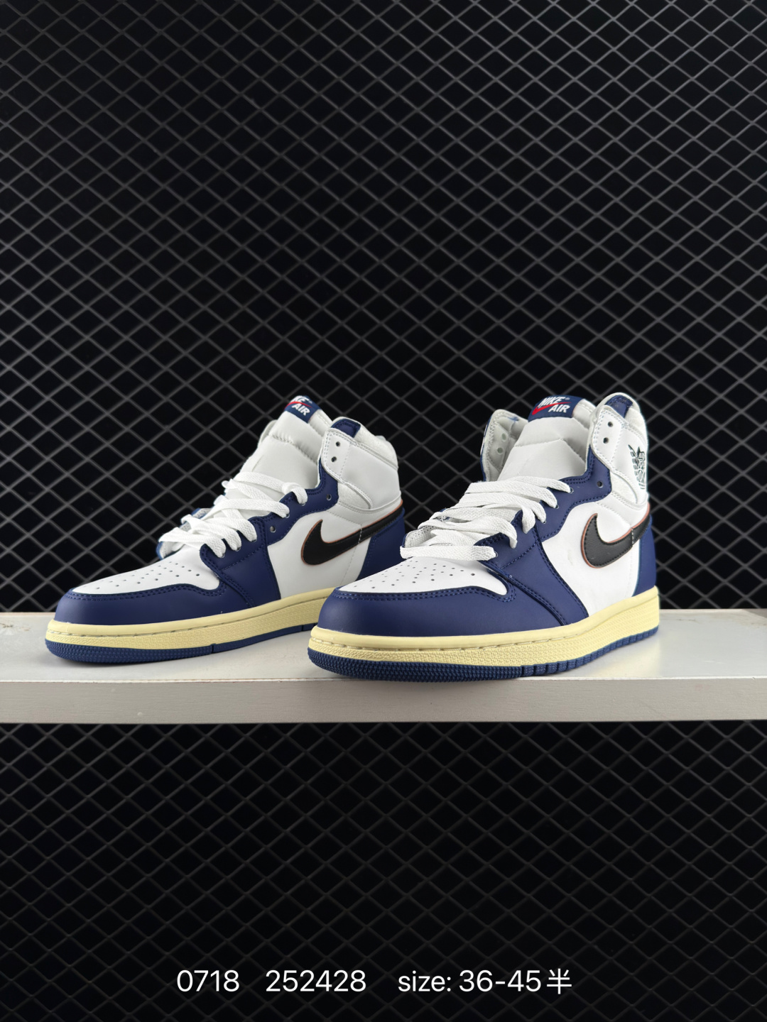 Nike Air Jordan 1 Retro High OG”Black/White“